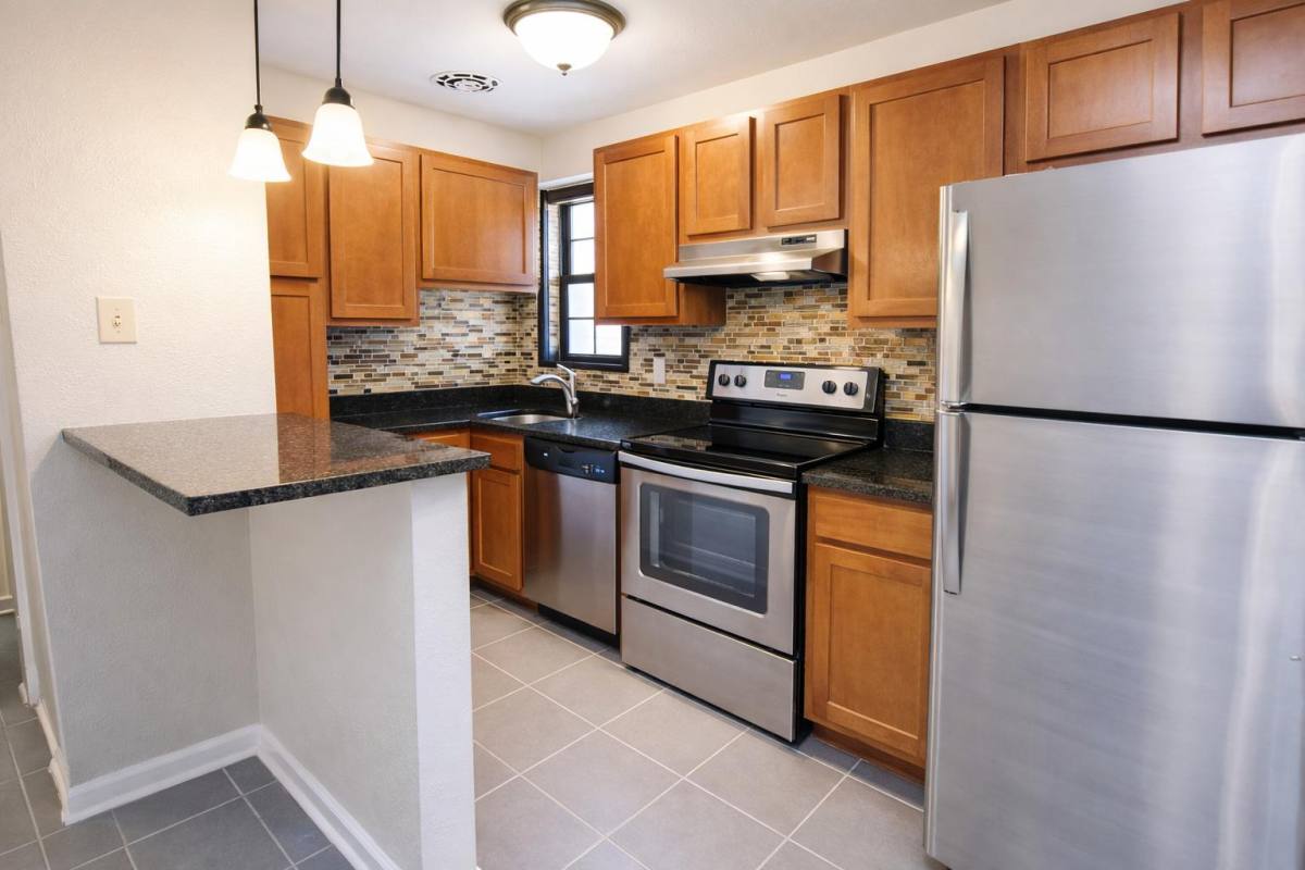 Apartment for rent at The Bentley, 6201 Fifth Ave, Pittsburgh, PA 15232