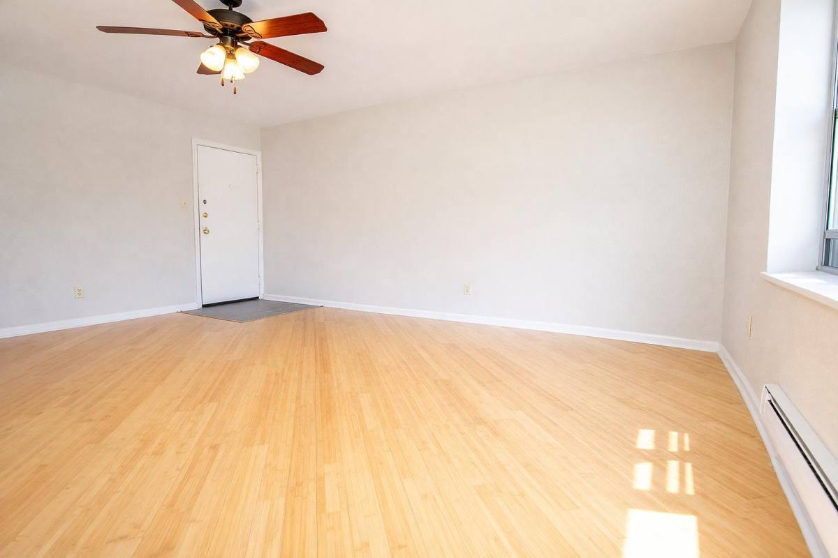 Apartment for rent at The Bentley, 6201 Fifth Ave, Pittsburgh, PA 15232