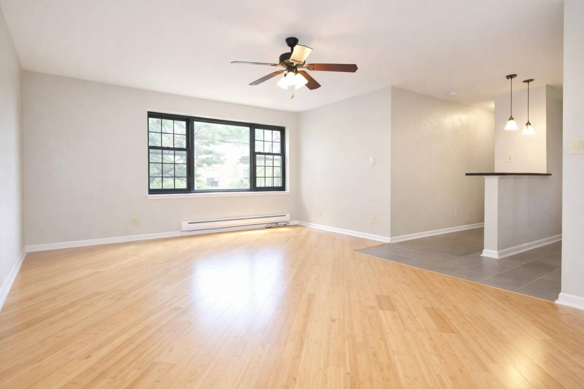 Apartment for rent at The Bentley, 6201 Fifth Ave, Pittsburgh, PA 15232