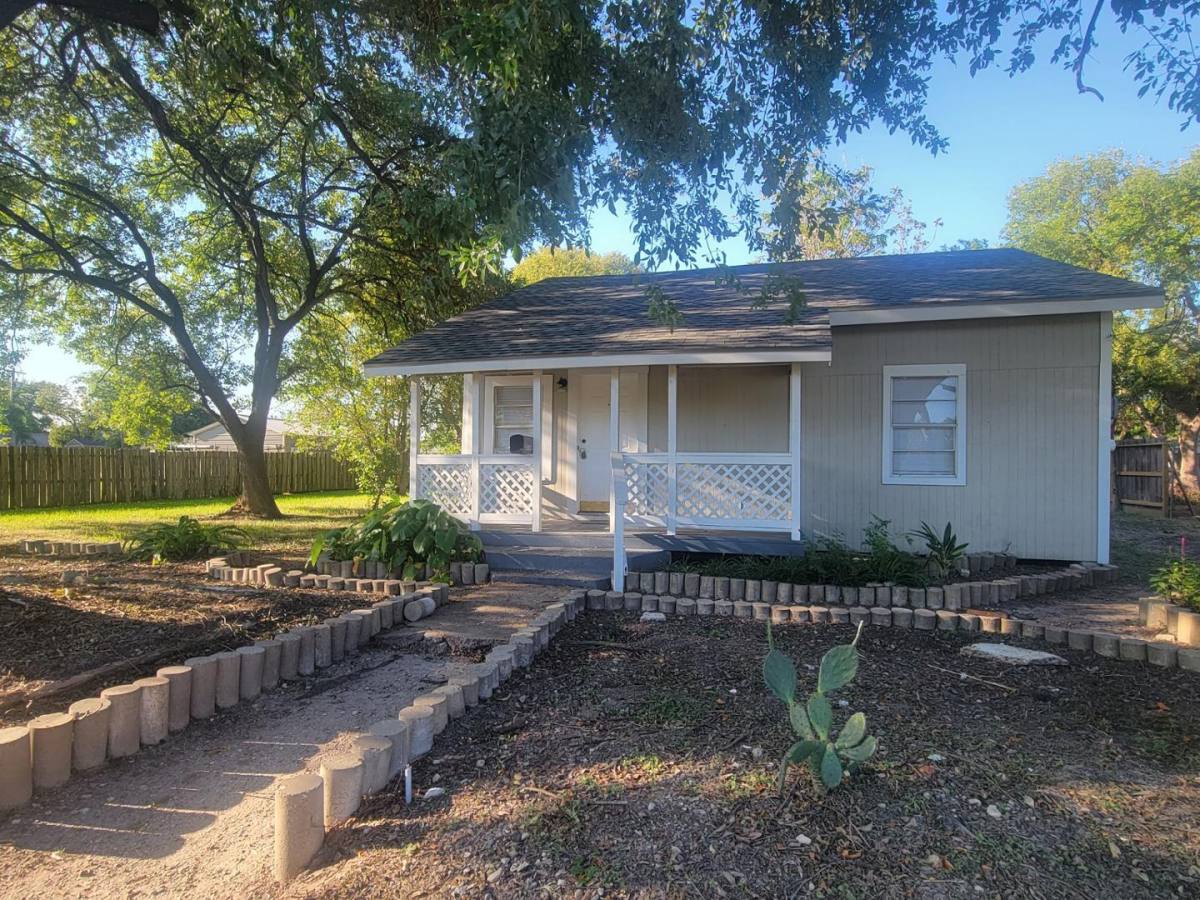 House for rent at 2526 3rd 1 2 Ave N, Texas City, TX 77590