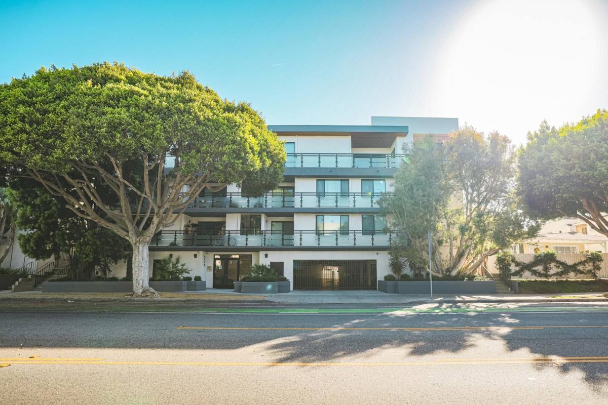 Apartment for rent at 1115 14th St #102-R, Santa Monica, CA 90403