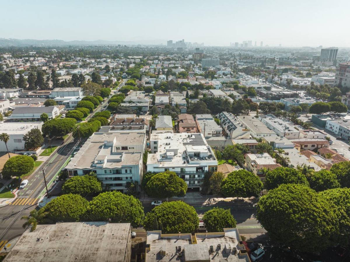Apartment for rent at 1115 14th St #102-R, Santa Monica, CA 90403