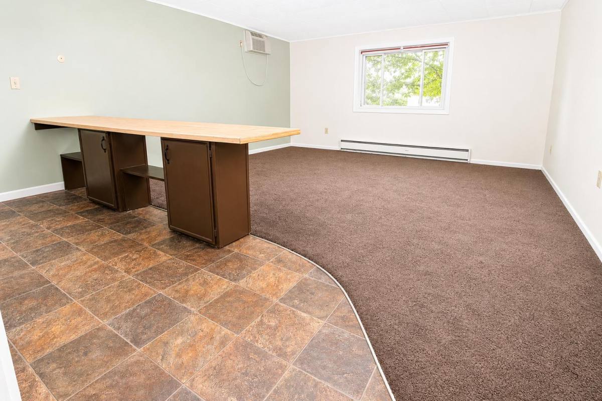 Apartment for rent at Foxwood, 120 Foxwood Rd, Coraopolis, PA 15108