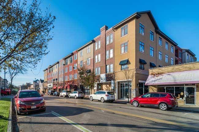 Apartment for rent at 119 S Main St #214, Naperville, IL 60540