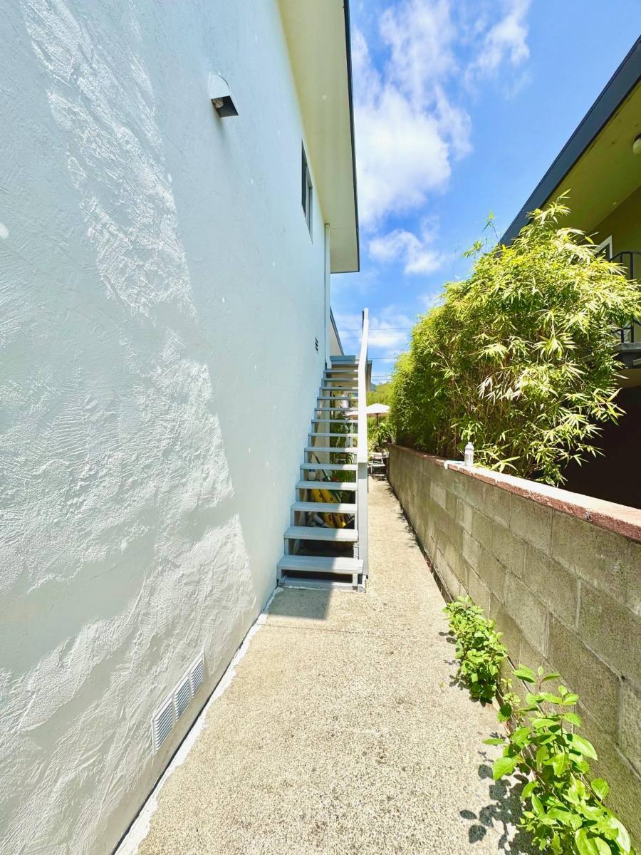 Apartment for rent at Laurel Grove Park, 3061 Kansas St, Oakland, CA 94602