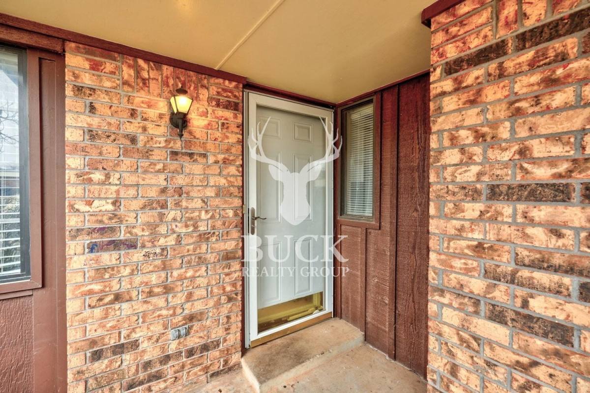 House for rent at Woodlake, 6803 Woodlake Dr, Oklahoma City, OK 73132