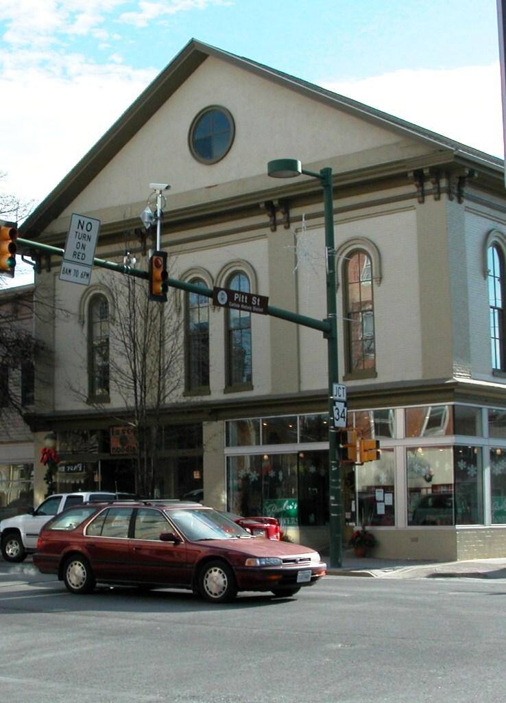 Apartment for rent at 46 - 54 W High St, Carlisle, PA 17013