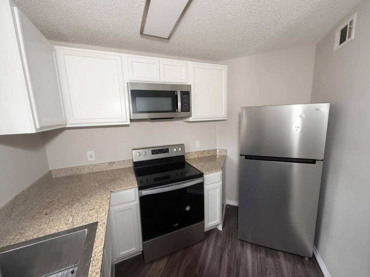 Townhouse for rent at Peppertree Townhomes, 1900 W Taylor St #2, Sherman, TX 75092