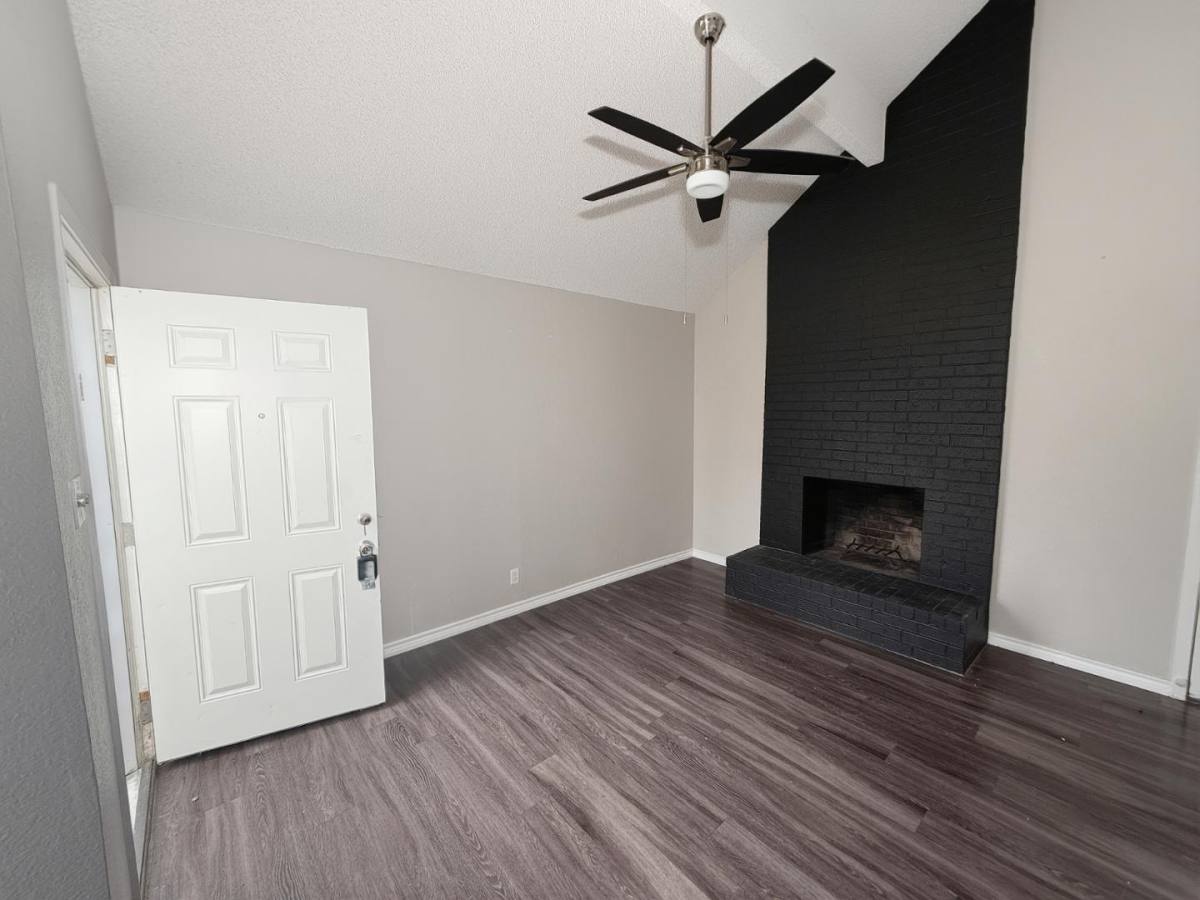 Townhouse for rent at Peppertree Townhomes, 1900 W Taylor St #2, Sherman, TX 75092