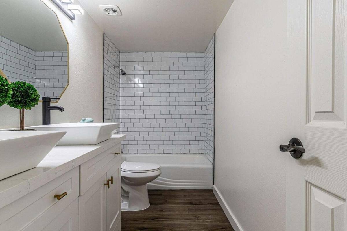 Townhouse for rent at 7126 N 19th Ave #180, Phoenix, AZ 85021