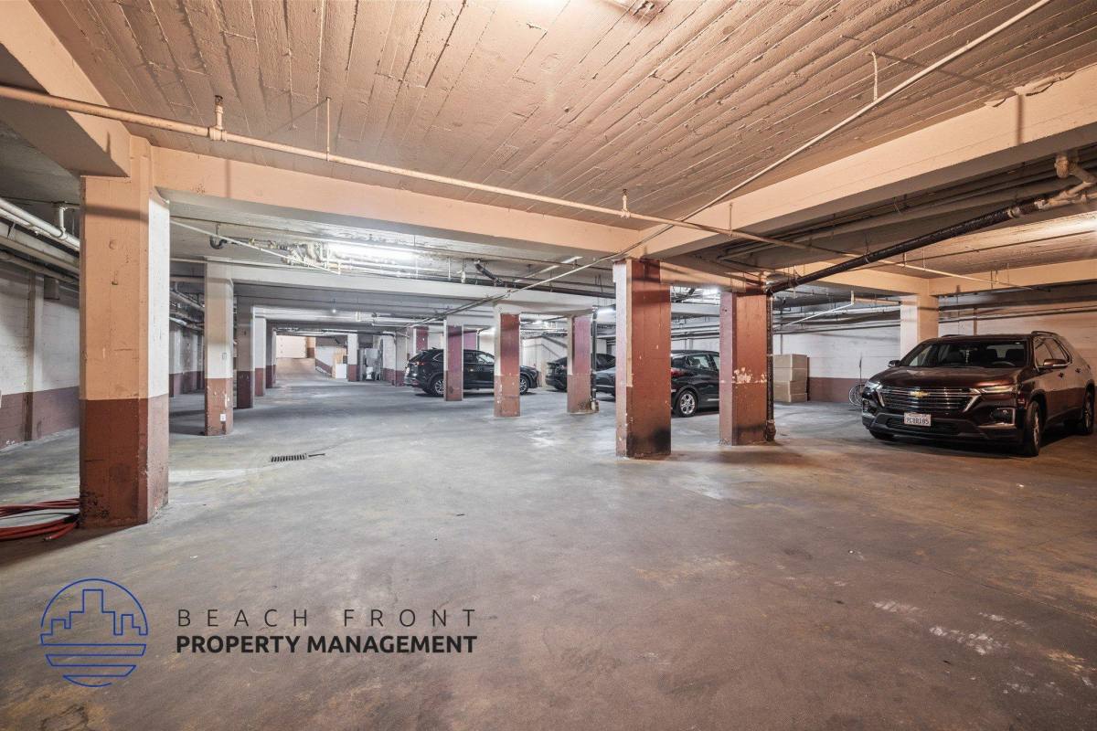 Apartment for rent at 512 South Hobart Boulevard, 512 S Hobart Blvd #305, Los Angeles, CA 90020
