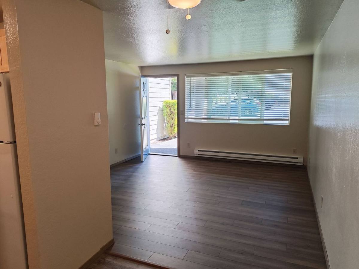 Apartment for rent at 1521 N 26th St, Mount Vernon, WA 98273
