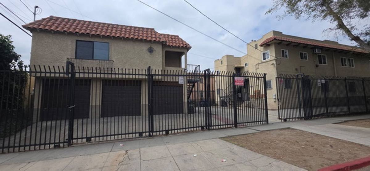Apartment for rent at 4914 St Elmo Dr, Los Angeles, CA 90019