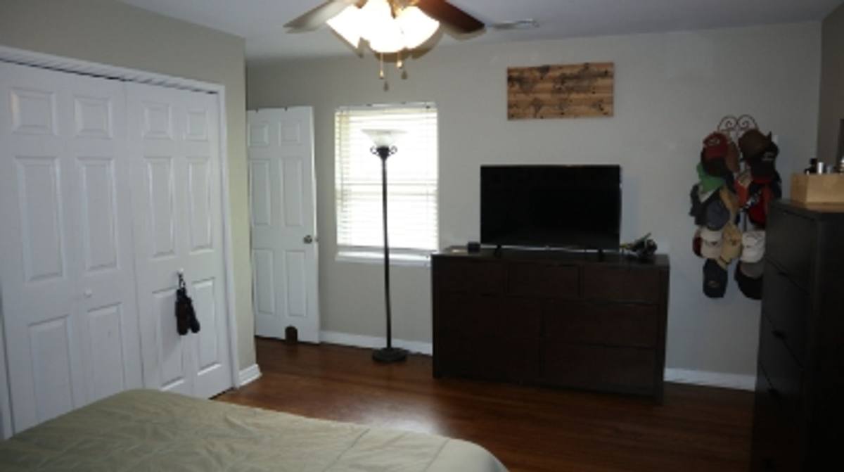 Apartment for rent at 1008 Broadway St, Birmingham, AL 35209