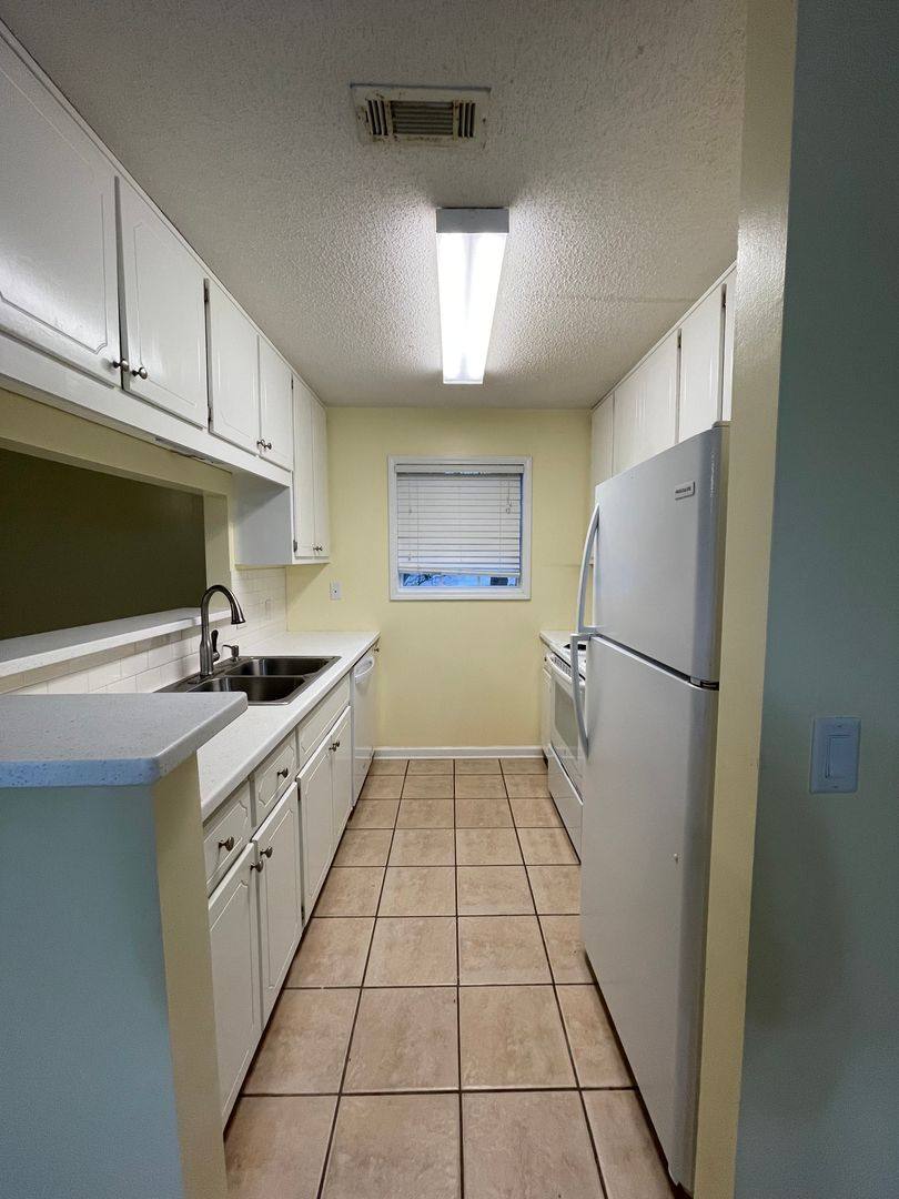 Townhouse for rent at 100 Woodmere Dr, Enterprise, AL 36330