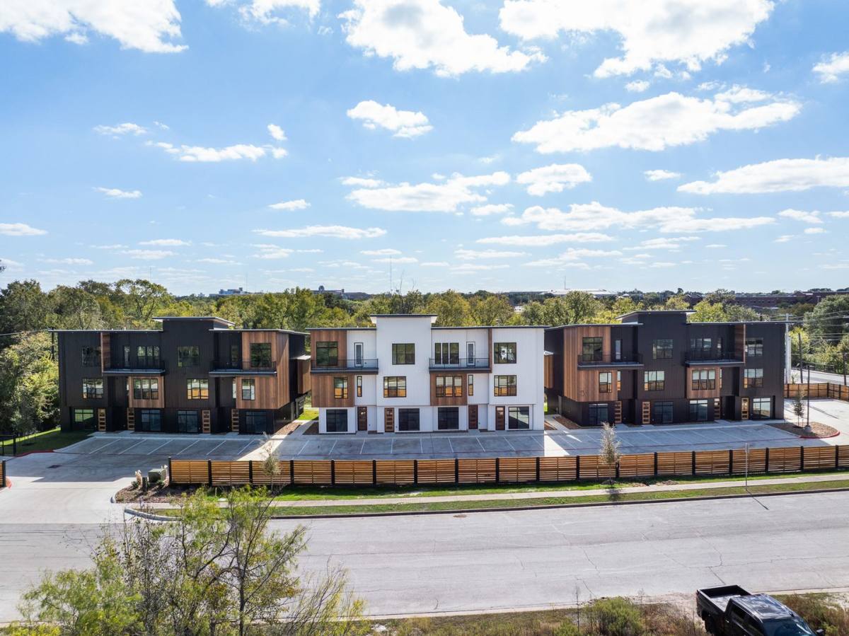 Townhouse for rent at 2539 E Villa Maria, Bryan, TX 77802