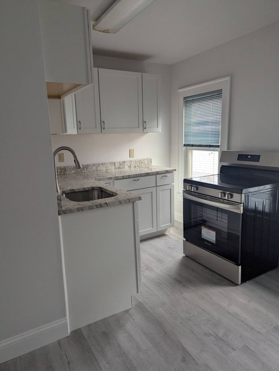 Apartment for rent at 53 Granite St, New London, CT 06320