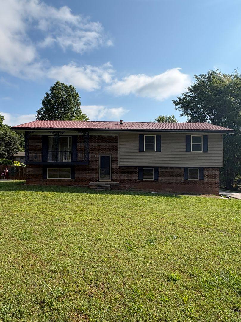 House for rent at 825 S Valleywood Circle, Hixson, TN 37343