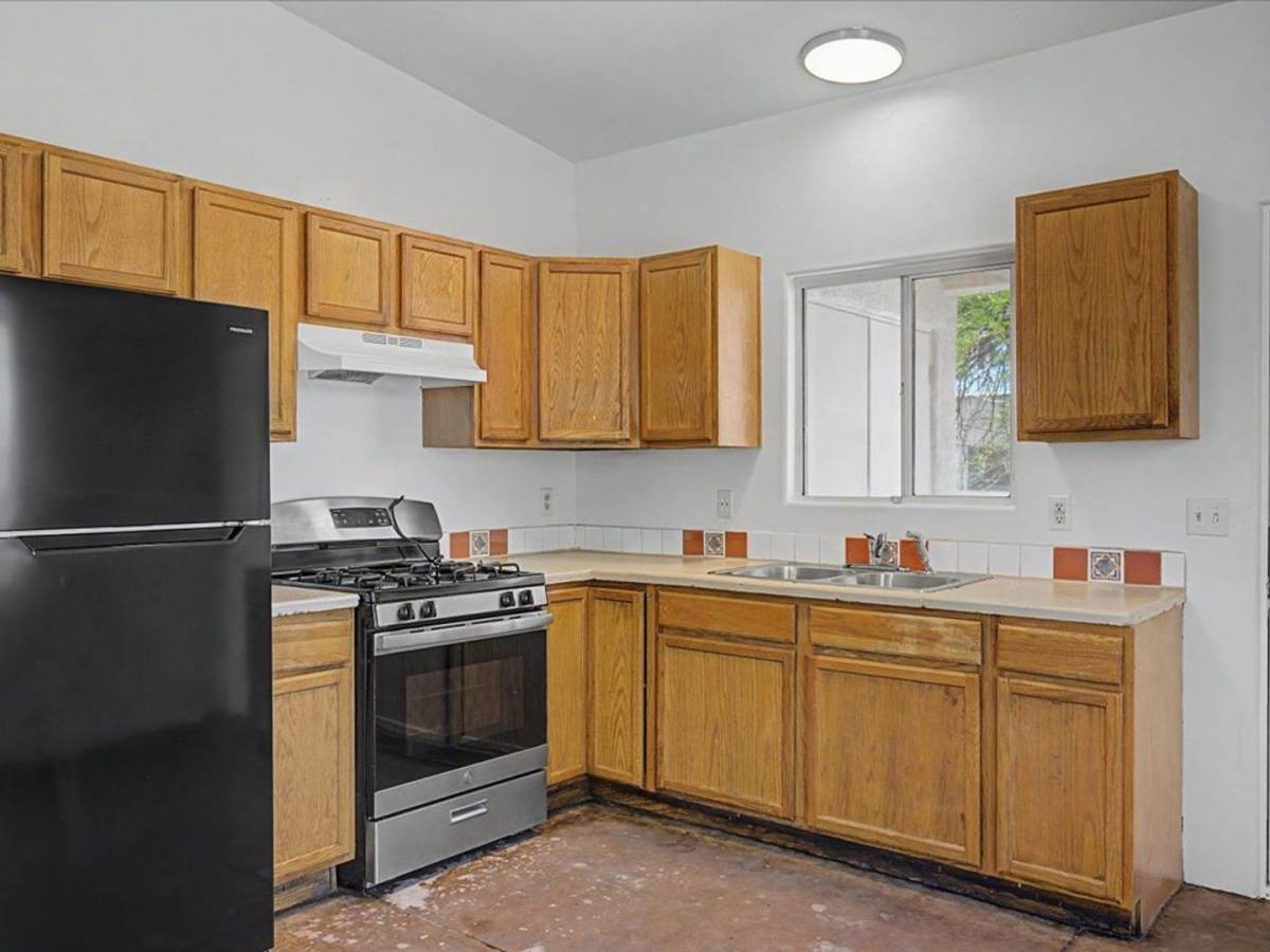 Apartment for rent at 81 E Laguna St, Tucson, AZ 85705