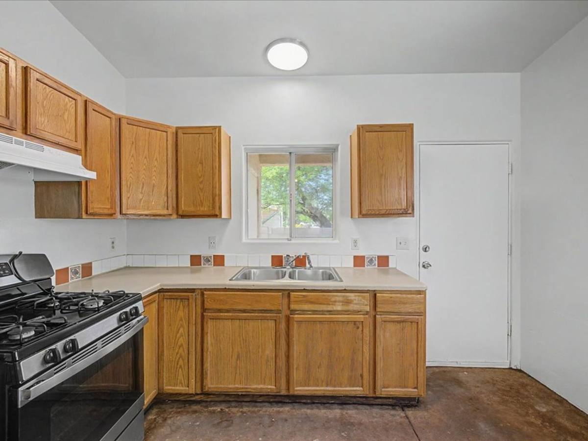 Apartment for rent at 81 E Laguna St, Tucson, AZ 85705