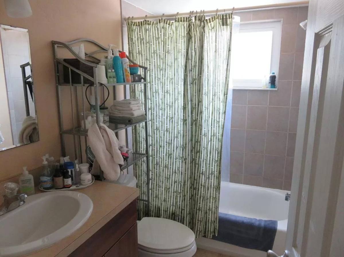 Apartment for rent at 2054 Arlington St, Sarasota, FL 34239
