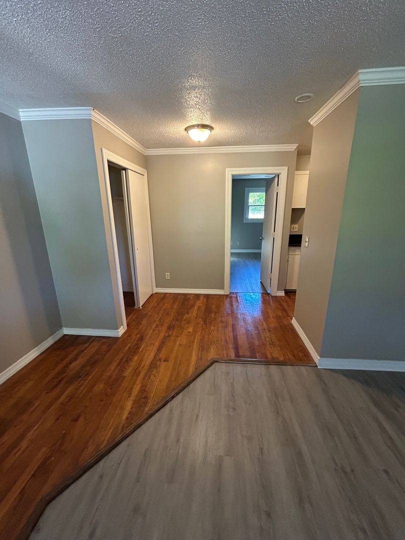 Apartment for rent at 500 E Park St, Kansas City, KS 66106