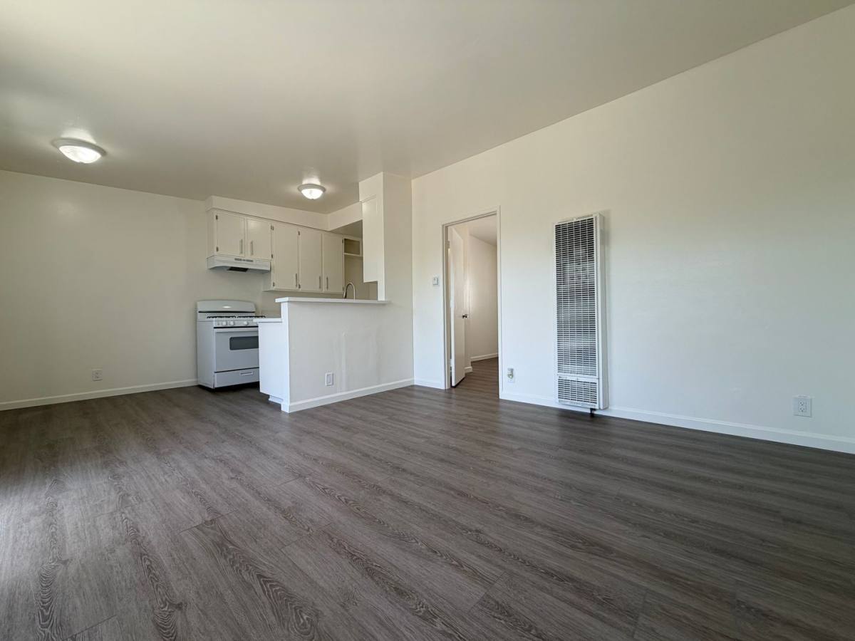 Apartment for rent at 500 Cuesta Del Mar Dr, Oxnard, CA 93033