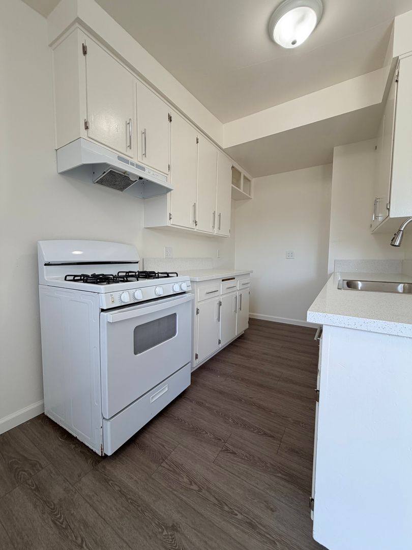 Apartment for rent at 500 Cuesta Del Mar Dr, Oxnard, CA 93033