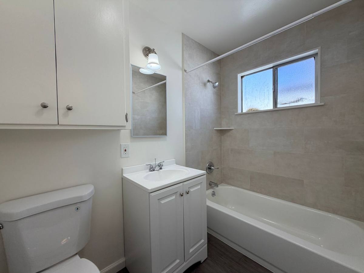 Apartment for rent at 500 Cuesta Del Mar Dr, Oxnard, CA 93033