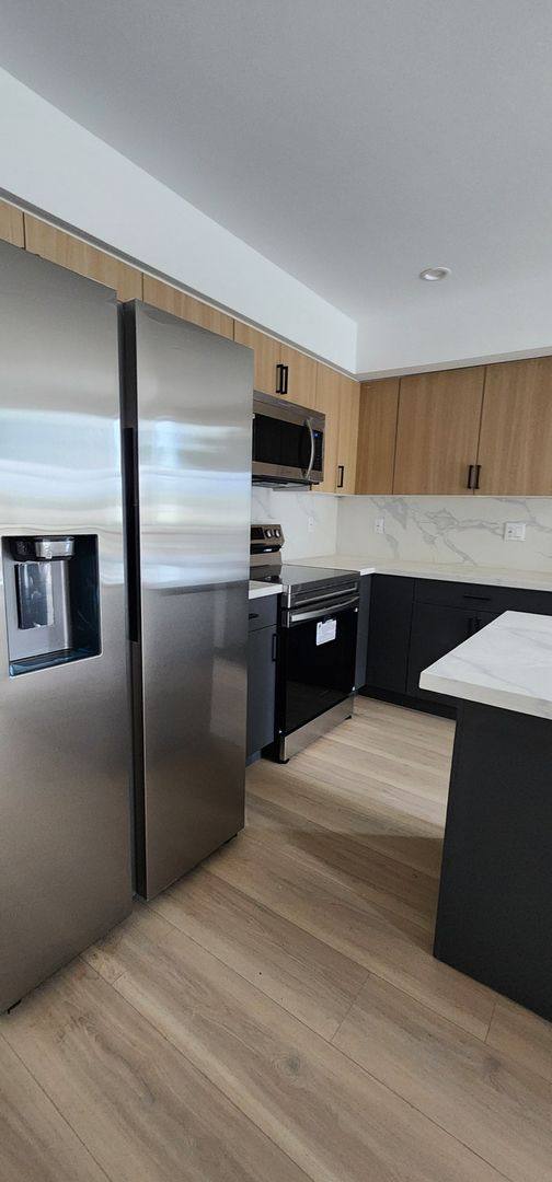 Townhouse for rent at 5729 N Klump Ave, North Hollywood, CA 91601