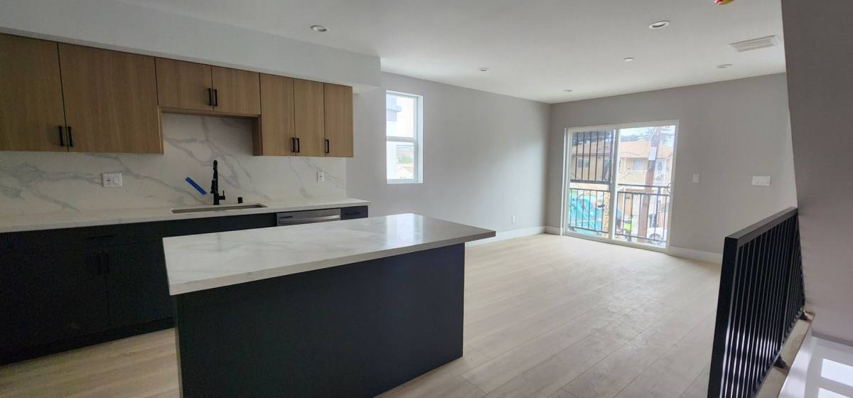 Townhouse for rent at 5729 N Klump Ave, North Hollywood, CA 91601