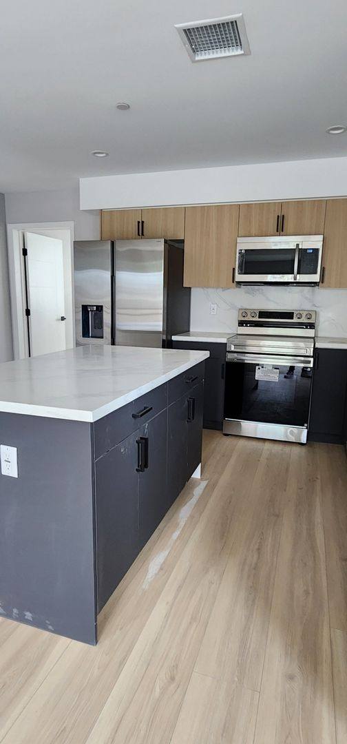 Townhouse for rent at 5729 N Klump Ave, North Hollywood, CA 91601