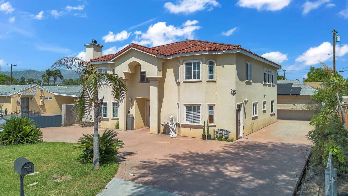 Apartment for rent at 5246 N Gareloch Ave, Azusa, CA 91702