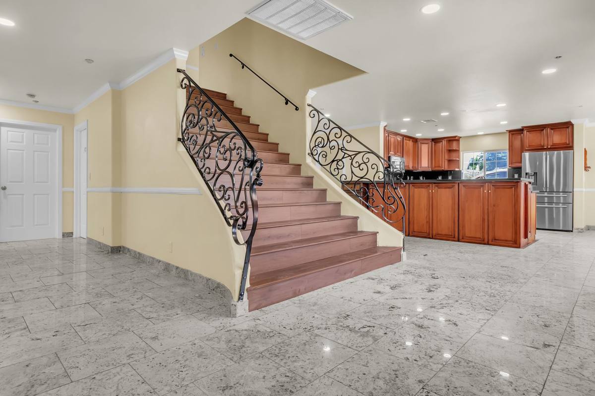 Apartment for rent at 5246 N Gareloch Ave, Azusa, CA 91702