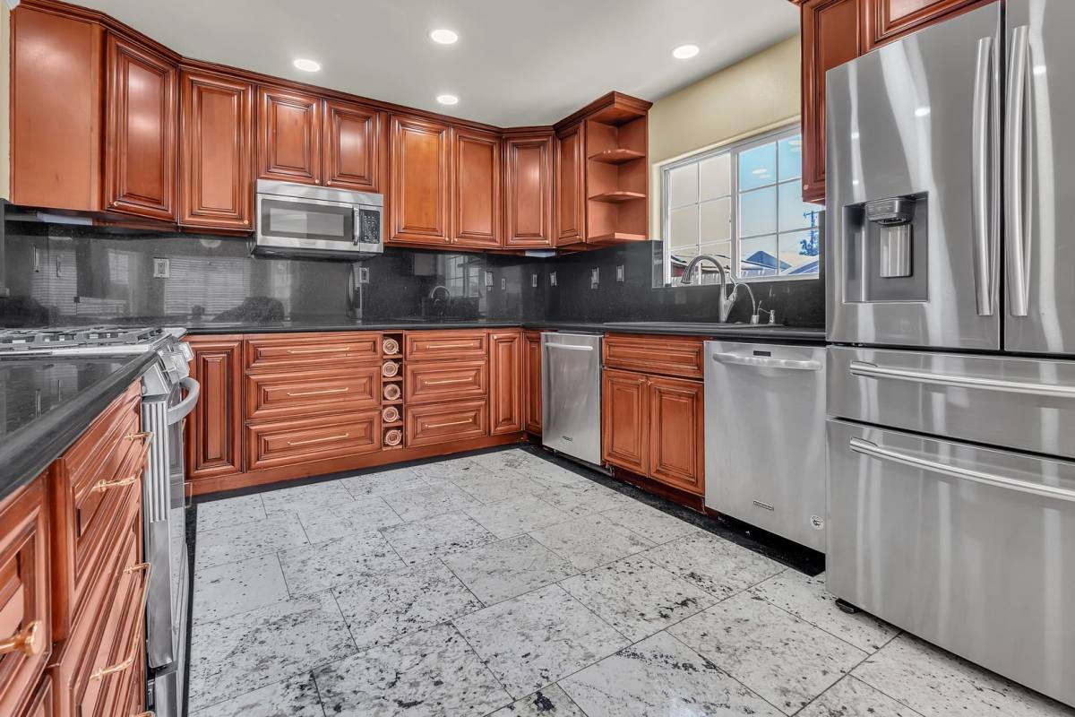 Apartment for rent at 5246 N Gareloch Ave, Azusa, CA 91702