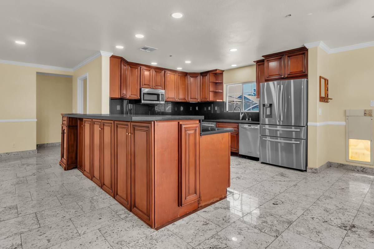 Apartment for rent at 5246 N Gareloch Ave, Azusa, CA 91702