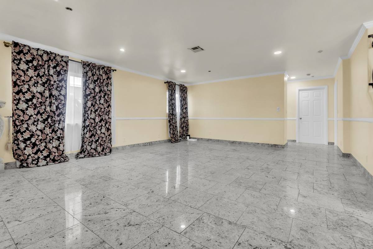 Apartment for rent at 5246 N Gareloch Ave, Azusa, CA 91702