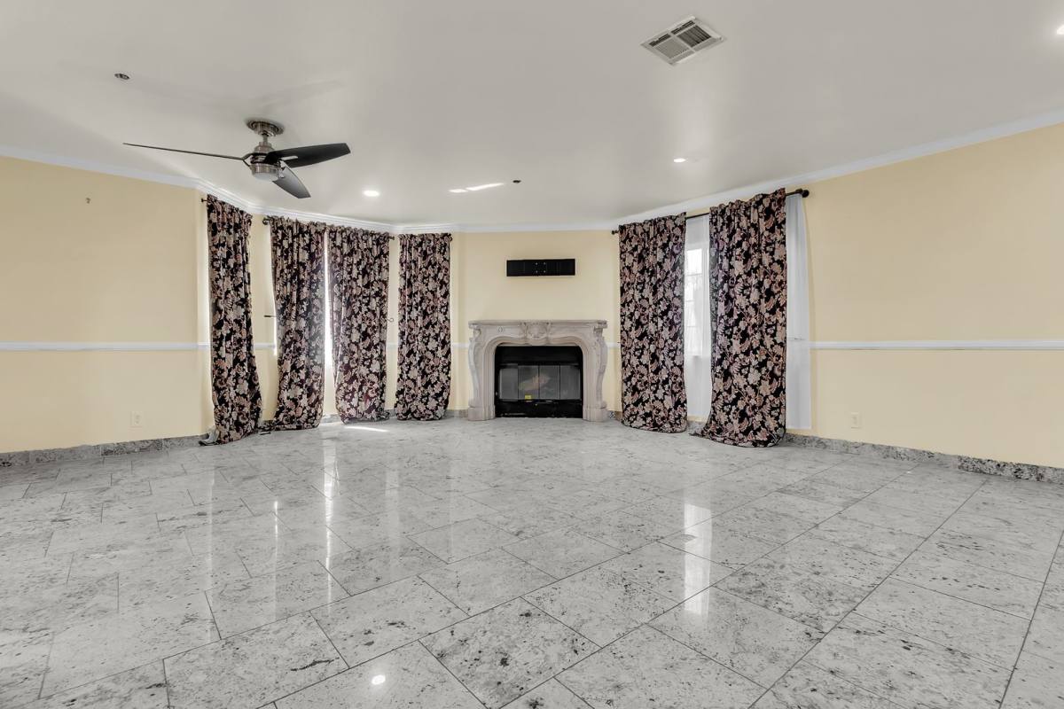 Apartment for rent at 5246 N Gareloch Ave, Azusa, CA 91702