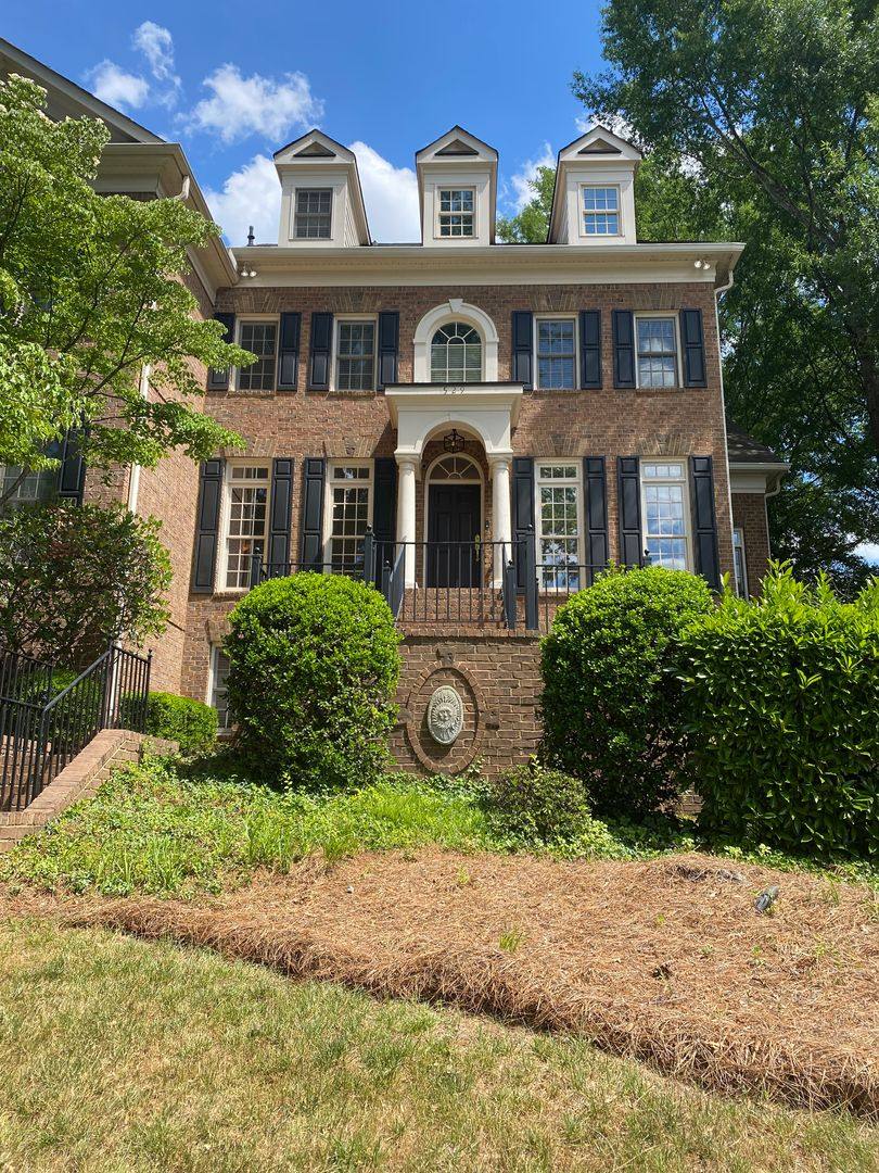 Townhouse for rent at 529 Queens Rd, Charlotte, NC 28207