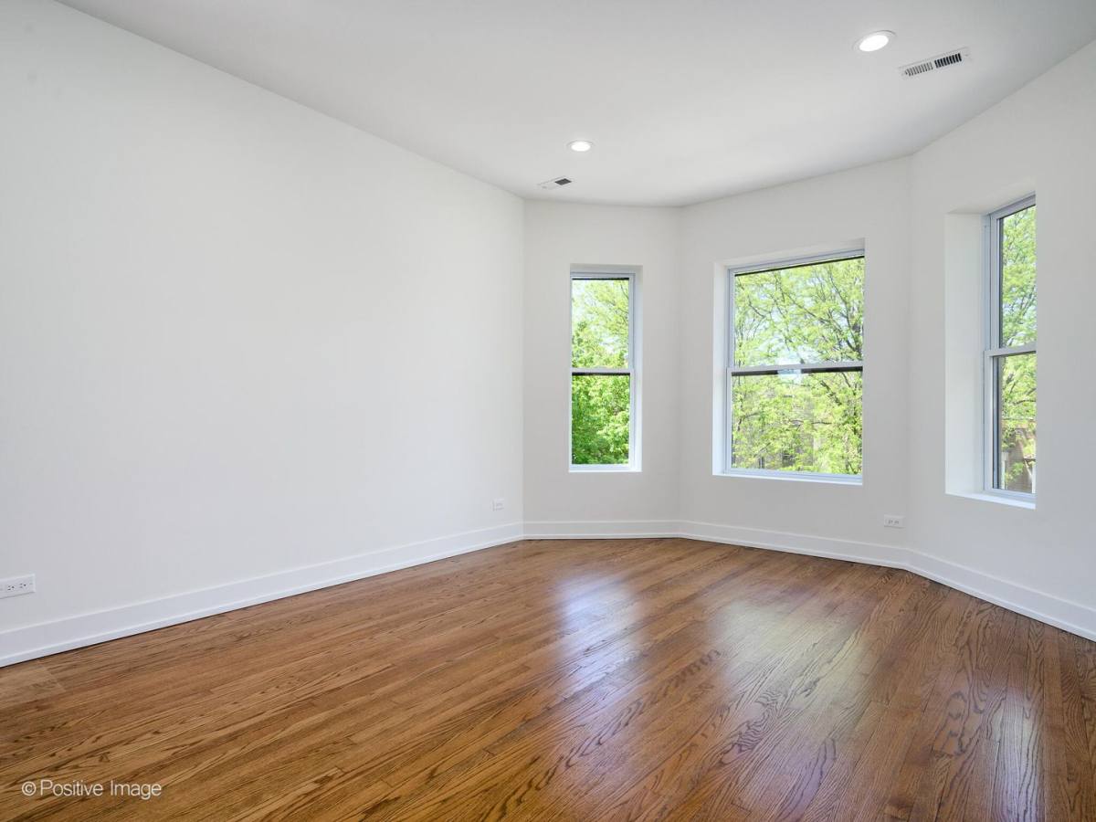 Apartment for rent at 1633 N Francisco, Chicago, IL 60647