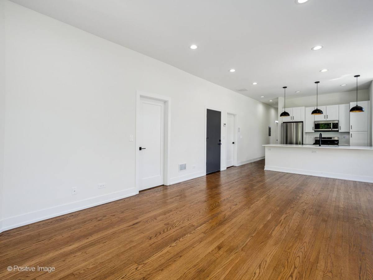 Apartment for rent at 1633 N Francisco, Chicago, IL 60647