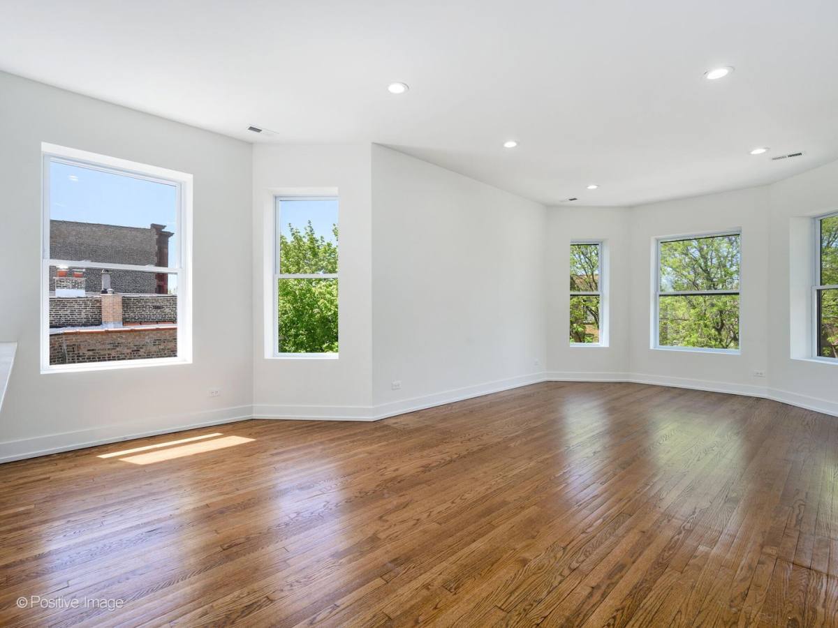 Apartment for rent at 1633 N Francisco, Chicago, IL 60647