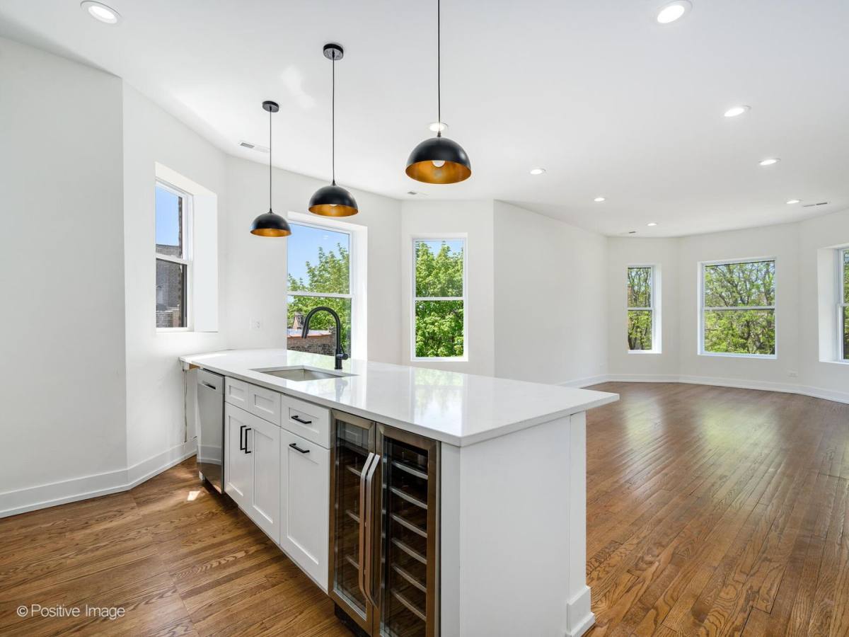 Apartment for rent at 1633 N Francisco, Chicago, IL 60647