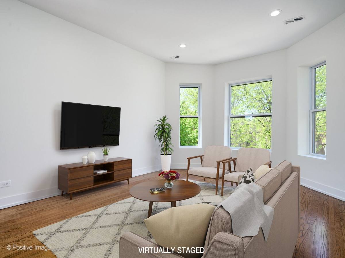 Apartment for rent at 1633 N Francisco, Chicago, IL 60647