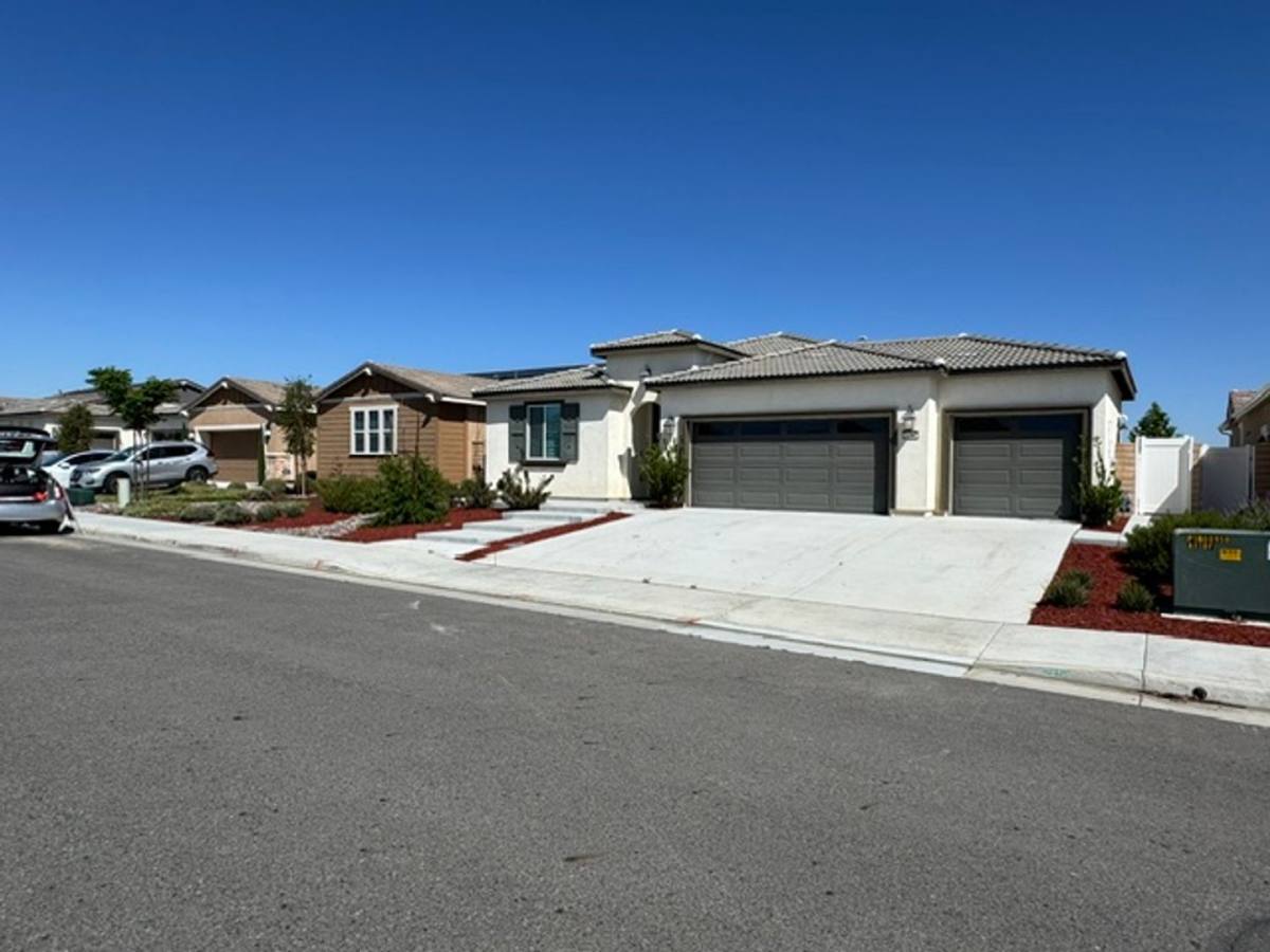 House for rent at 26562 Penny Hedge Dr, Menifee, CA 92584
