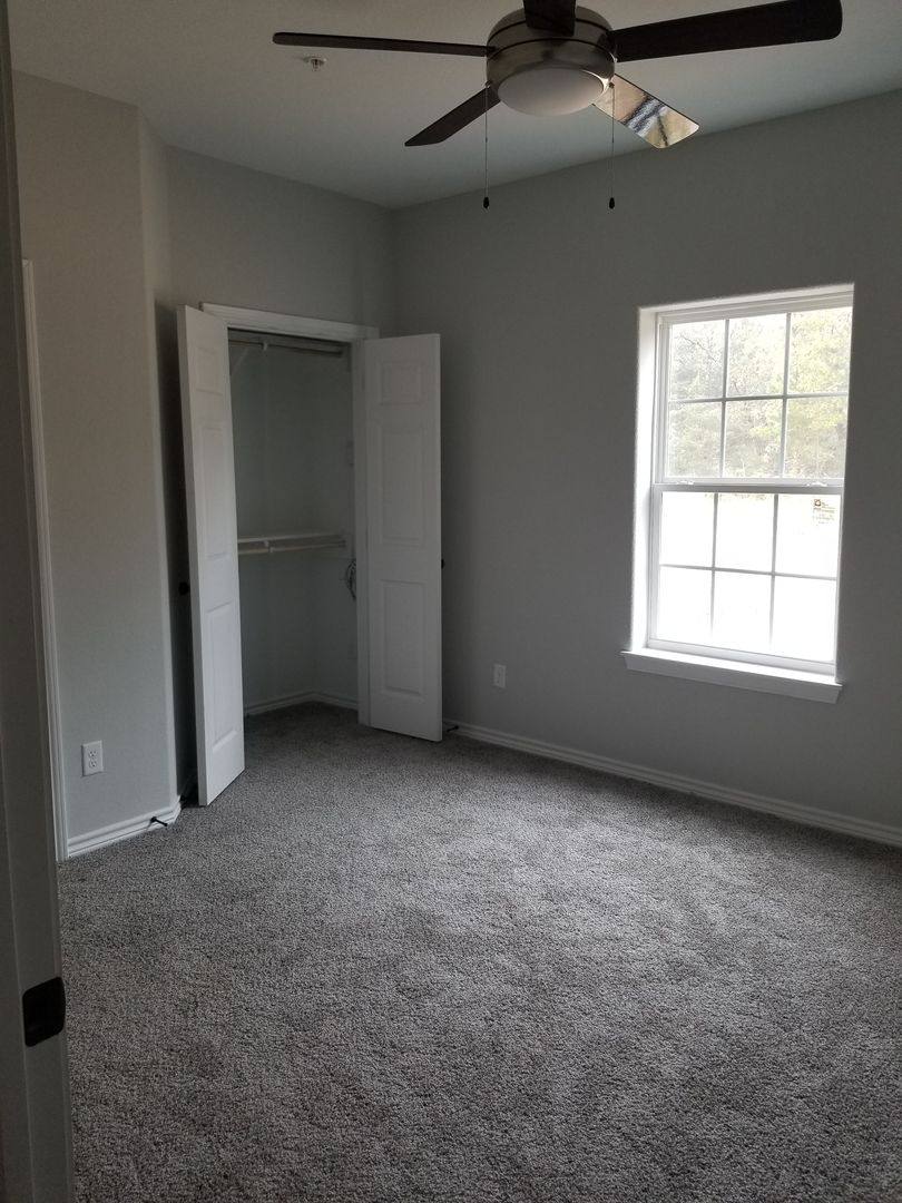 Apartment for rent at 774 Highway, Huntsville, TX 77320