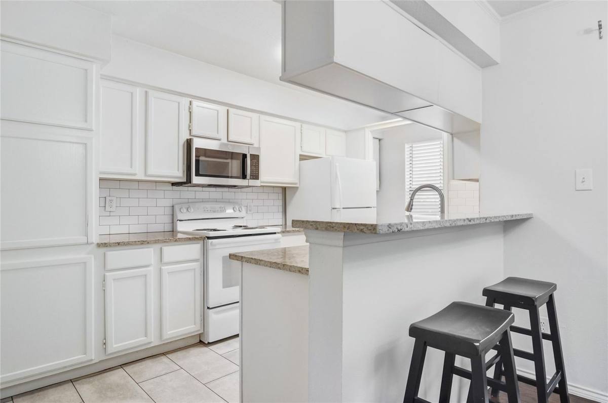 Townhouse for rent at 3205 Donnelly Circle #205, Fort Worth, TX 76107