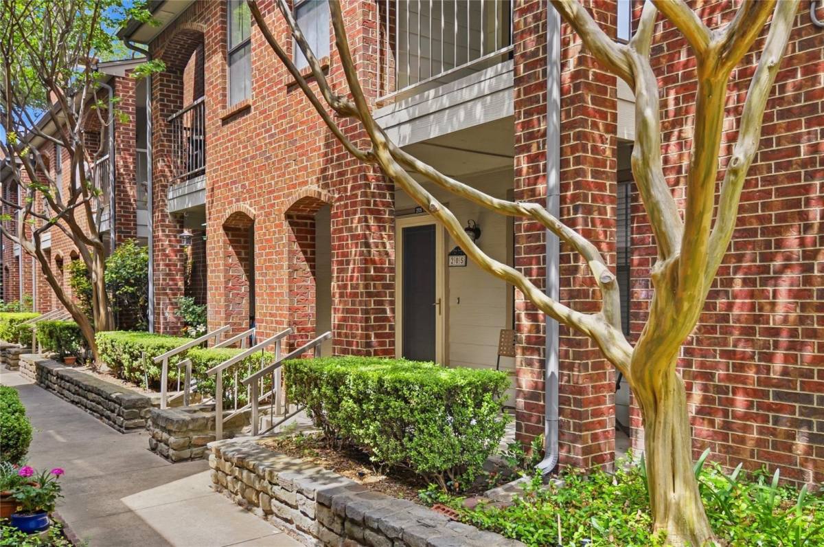 Townhouse for rent at 3205 Donnelly Circle #205, Fort Worth, TX 76107