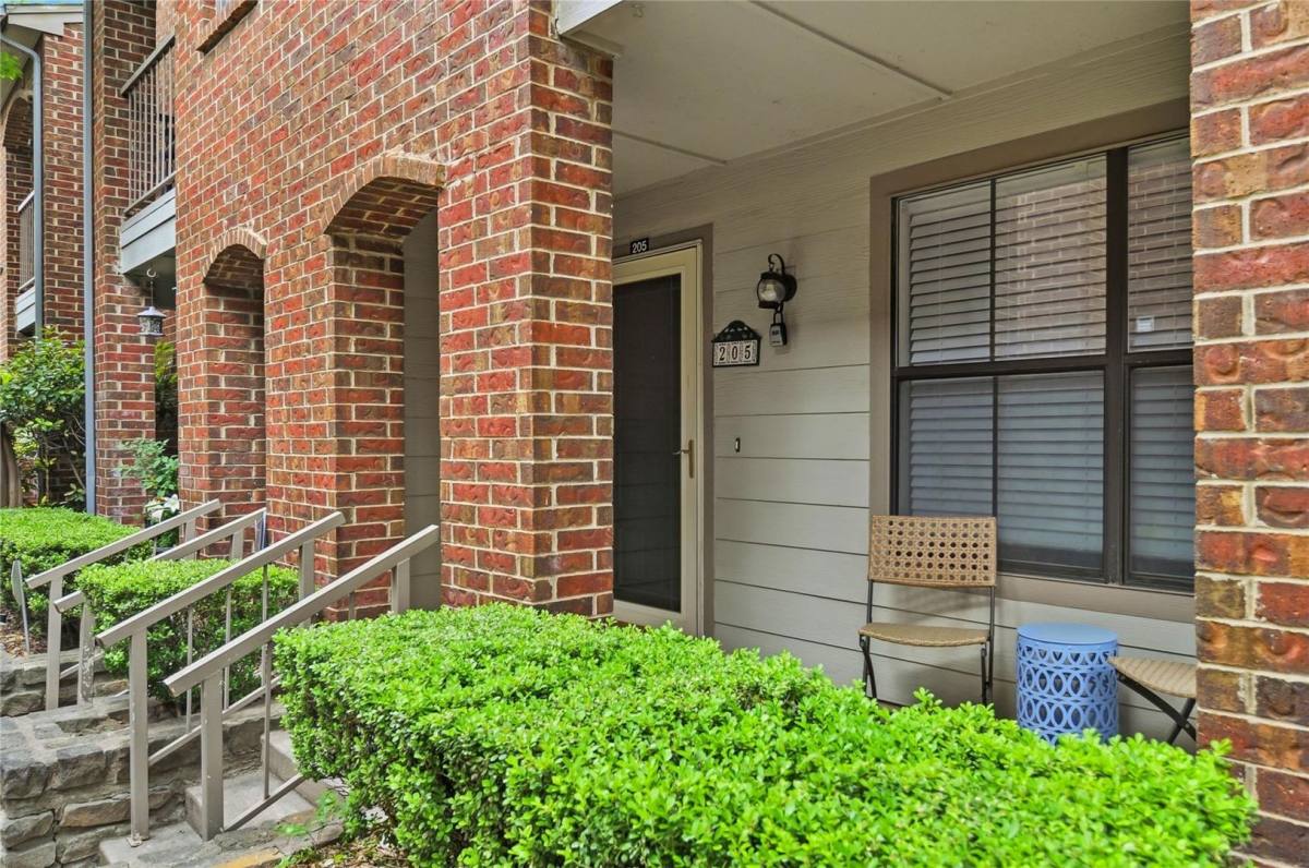 Townhouse for rent at 3205 Donnelly Circle #205, Fort Worth, TX 76107