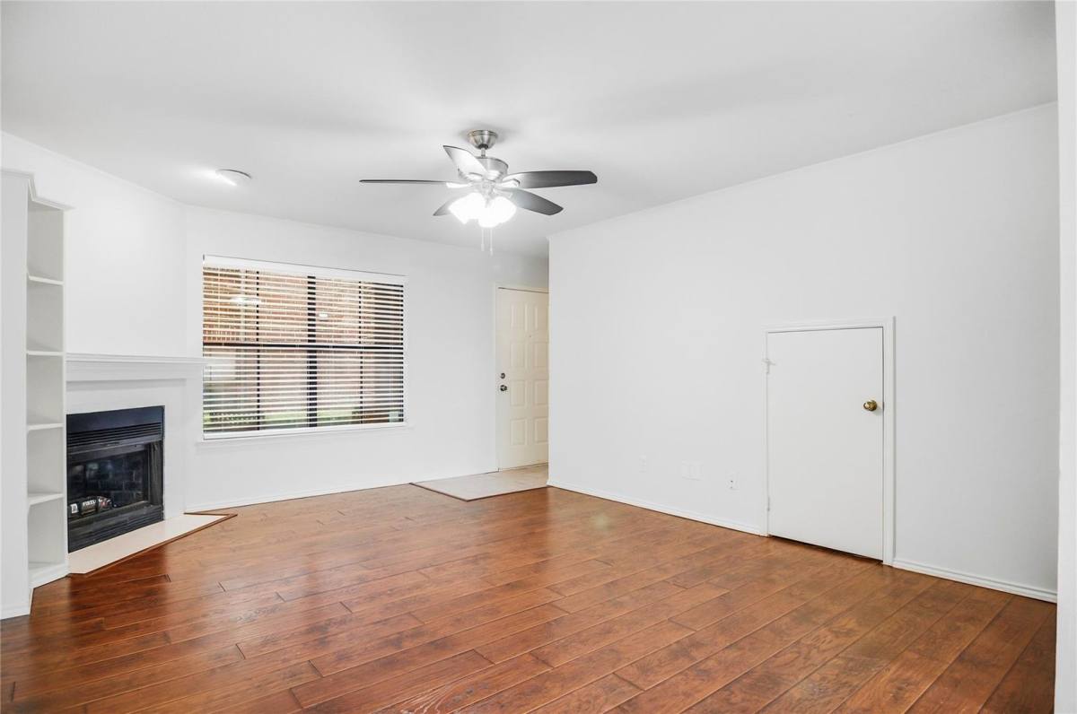 Townhouse for rent at 3205 Donnelly Circle #205, Fort Worth, TX 76107